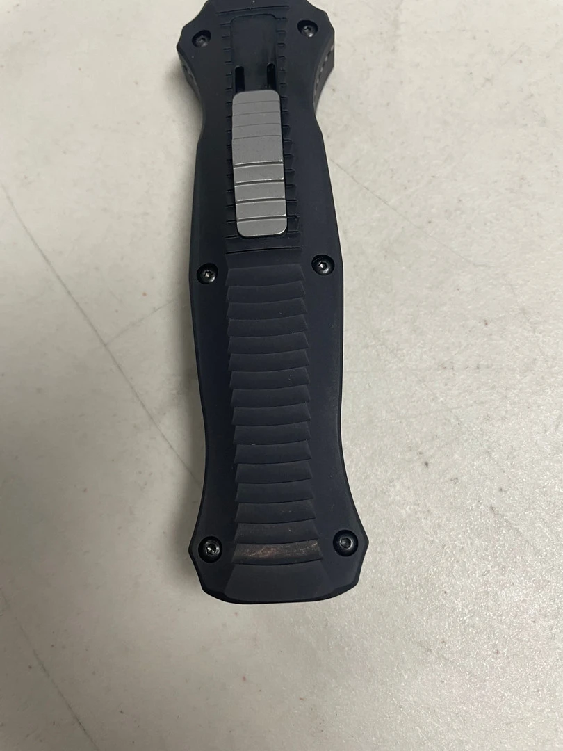 Benchmade SCRATCH & DENT 3300 Infidel D/E OTF Auto Knife, D2 Satin Blade - Image 3